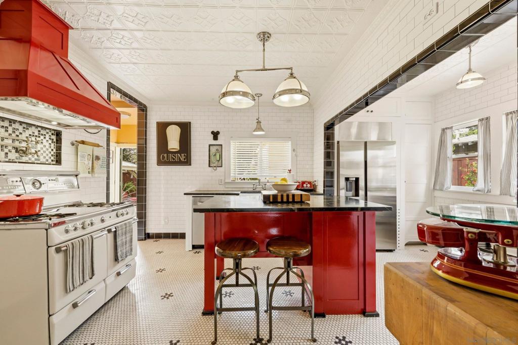 3048 Laurel Street - photo 12
