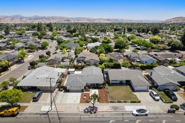 5806 Blossom Avenue, San Jose CA: https://media.crmls.org/mediaz/852687f8-224e-4a0f-83fb-bfb5b794605b.jpg