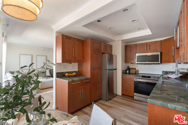 3939 E Allin Street, Long Beach CA: https://media.crmls.org/mediaz/8526b33a-f6f2-48e6-8641-173ce3f16065.jpg