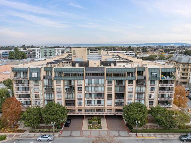 555 Laurel Avenue, San Mateo CA: https://media.crmls.org/mediaz/8526c313-5ebd-4756-962b-6623bb41bcbf.jpg