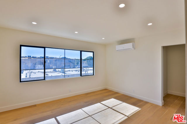 22227 PACIFIC COAST Highway, Malibu CA: https://media.crmls.org/mediaz/85273682-e30e-450b-8b6e-96ebbbb1c58c.jpg