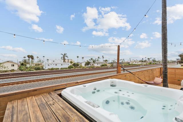 1009 S Cleveland Street, Oceanside CA: https://media.crmls.org/mediaz/852758c4-054f-42fc-881f-de80a8b756e9.jpg