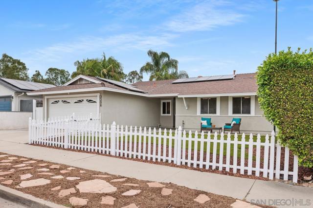 3208 Morningside Drive, Oceanside CA: https://media.crmls.org/mediaz/8527f596-1165-4515-8a0b-d678a0fa3028.jpg