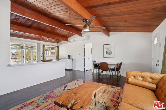6959 Juniper Avenue,  CA: https://media.crmls.org/mediaz/85283a05-6725-4d2f-8de5-edb3c010d60c.jpg