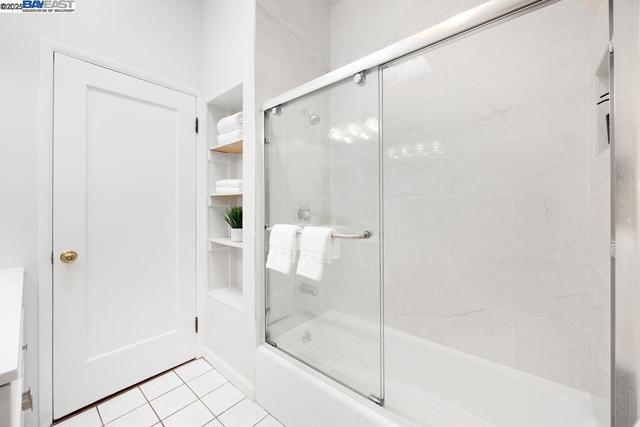 300 Somerset St, San Francisco CA: https://media.crmls.org/mediaz/85285079-ce78-4aff-8efe-75435f59f2e1.jpg