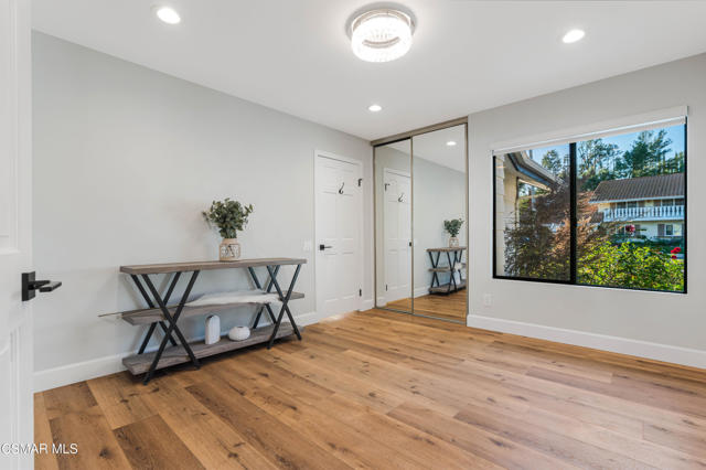 568 Bristol Avenue, Simi Valley CA: https://media.crmls.org/mediaz/8528f0a7-e952-4235-8b91-7bfb9bde6b06.jpg