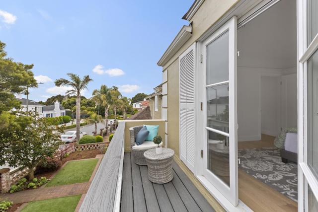 60 Stonecrest Drive, San Francisco CA: https://media.crmls.org/mediaz/85298480-a3d1-483b-8e40-5058f010bba2.jpg