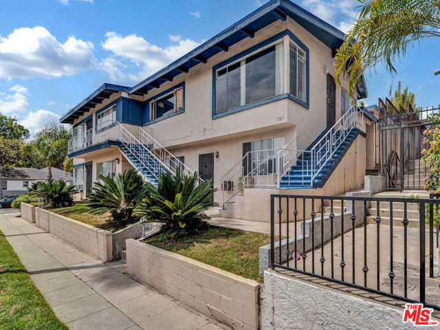 5401 Thornburn Street, Los Angeles CA: https://media.crmls.org/mediaz/8529884d-2aec-4917-b8f0-89d512b3d313.jpg