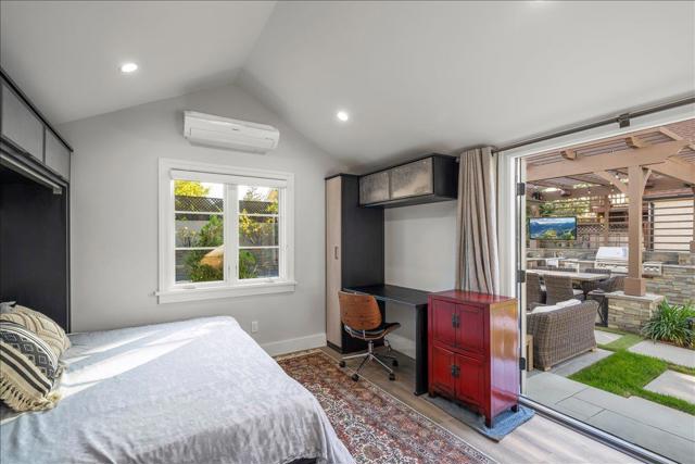 16760 Magneson Loop, Los Gatos CA: https://media.crmls.org/mediaz/85298e5b-72cf-4e54-b173-34c187dc2f47.jpg