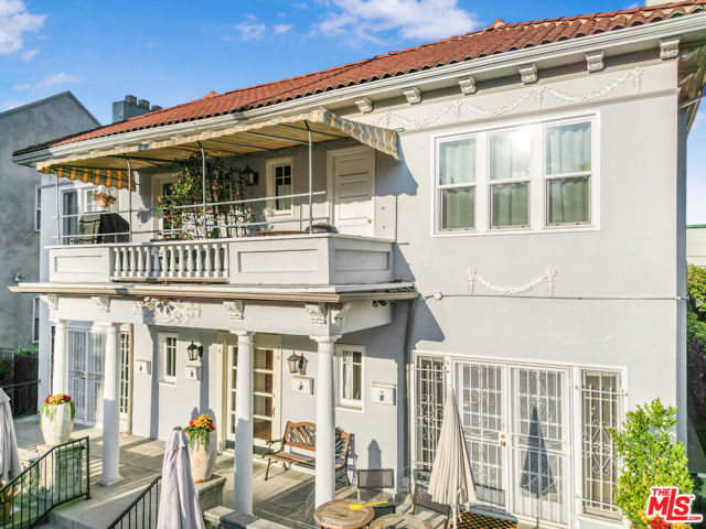 1944 Argyle Avenue, Los Angeles CA: https://media.crmls.org/mediaz/8529f345-98f5-4a31-a7a4-eec6c4b3215c.jpg