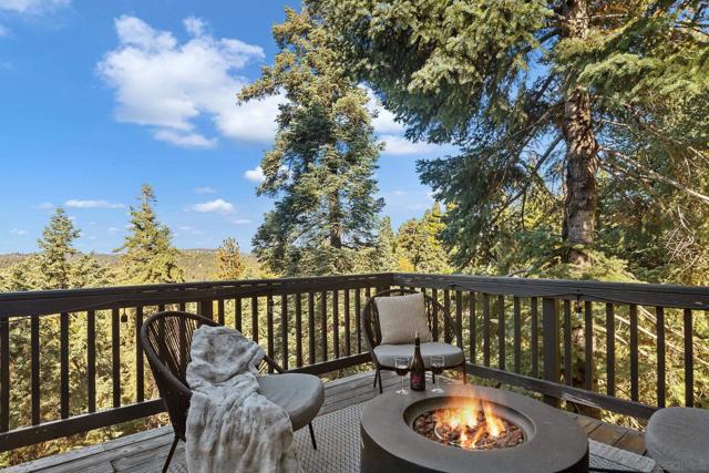 720 Buckingham Sq, Lake Arrowhead CA: https://media.crmls.org/mediaz/852a1bd7-0c77-49d8-a706-ca8ef4e71c9a.jpg