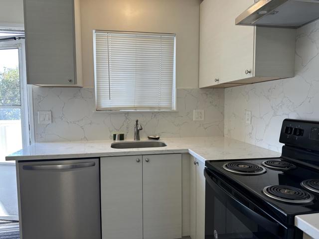 399 Dunster Drive, Campbell CA: https://media.crmls.org/mediaz/852a9c10-e96b-4c05-b3fe-64d7c706178e.jpg