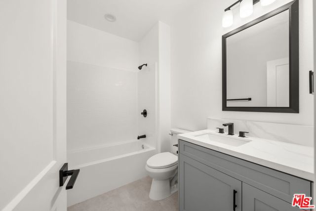 20280 Newton Street, Corona CA: https://media.crmls.org/mediaz/852afe53-4883-40e6-8703-8e91421a0f60.jpg