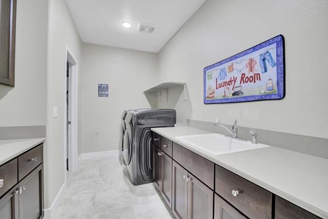 1246 S Wilshire Avenue, Mountain House CA: https://media.crmls.org/mediaz/852b1529-a71d-4a09-9d60-5078dcbe2580.jpg