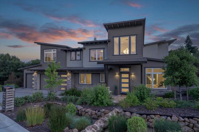 115 Wika Ranch Court, Redwood City CA: https://media.crmls.org/mediaz/852b26c9-6958-47e4-92b4-73630c72ae82.jpg