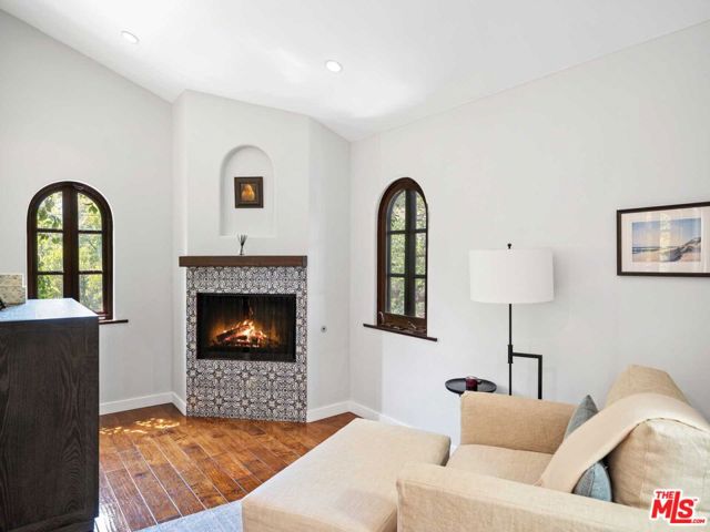 4057 Farmdale Avenue, Studio City CA: https://media.crmls.org/mediaz/852b6ae4-2503-44e8-91aa-f83b7d2016d1.jpg
