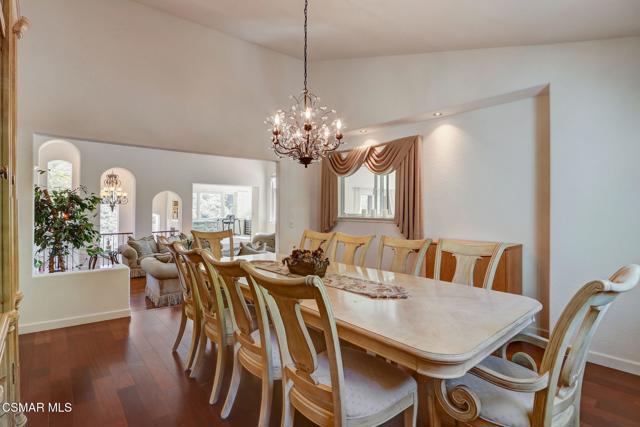 7 Bell Canyon Road, Bell Canyon CA: https://media.crmls.org/mediaz/852b8009-ae90-4e05-b6bb-d6d8600a0ae3.jpg