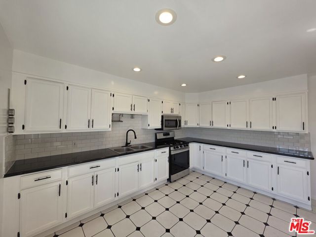 4822 Mascot Street, Los Angeles CA: https://media.crmls.org/mediaz/852be0c7-dd2e-4c0a-8f7d-a6458dc3ef73.jpg