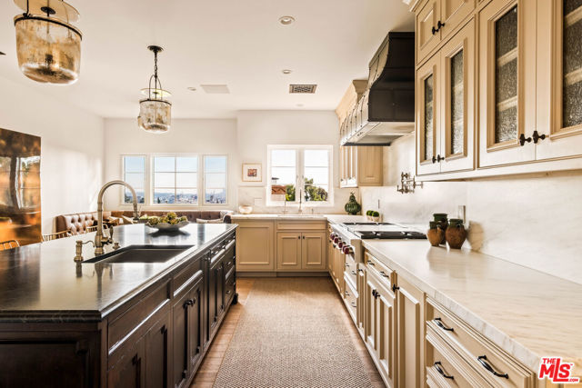 7020 La Presa Drive, Los Angeles CA: https://media.crmls.org/mediaz/852c5382-9fb1-4f27-bd0e-7e3b10b954c6.jpg