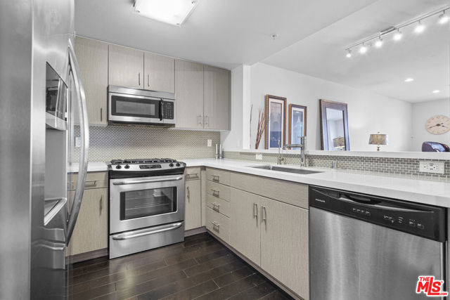 436 S Virgil Avenue, Los Angeles CA: https://media.crmls.org/mediaz/852c67f3-8e39-4761-a251-3c5274982dee.jpg