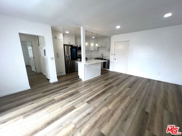 561 N Sweetzer Avenue, West Hollywood CA: https://media.crmls.org/mediaz/852c9319-bf42-425b-89ff-05a436754f86.jpg