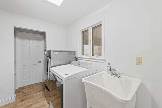 6915 Redwood Retreat Road, Gilroy CA: https://media.crmls.org/mediaz/852e47d6-3af1-4b88-9faa-f07dad3ecb7c.jpg