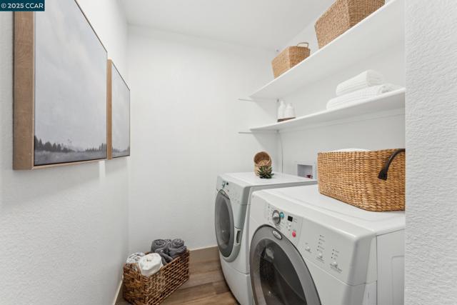 3075 Shiles Loop, Brentwood CA: https://media.crmls.org/mediaz/852e4b8e-0699-4117-961f-0706a317342a.jpg