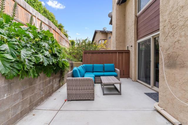 9779 Caminito Doha, San Diego CA: https://media.crmls.org/mediaz/852f7d33-780c-41d9-848b-9195adbf4897.jpg