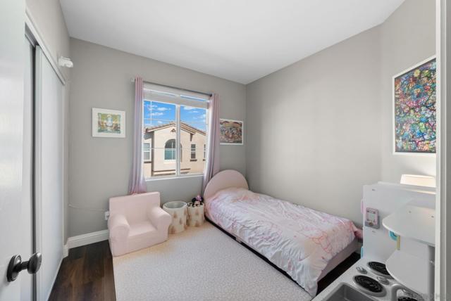 10860 Ivy Hill Dr, San Diego CA: https://media.crmls.org/mediaz/852f83bc-72ae-473b-8d76-d0292114dc46.jpg