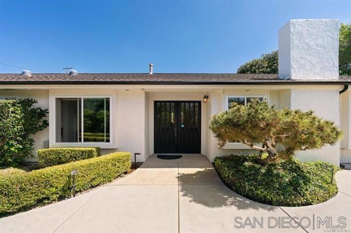 445 Avenida Primavera - photo 2