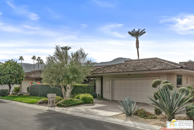 46 Princeton Drive, Rancho Mirage CA: https://media.crmls.org/mediaz/852f89d9-fe9e-4dcb-b594-17ffb6cd6eeb.jpg