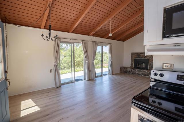 Detail Gallery Image 20 of 31 For 5221 Olive Hill Rd, Fallbrook,  CA 92028 - 7 Beds | 4 Baths