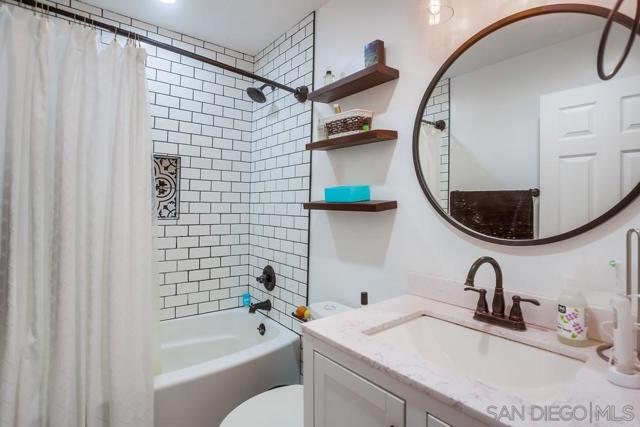 Image 18 of 44 For 4600 Lamont Street  212