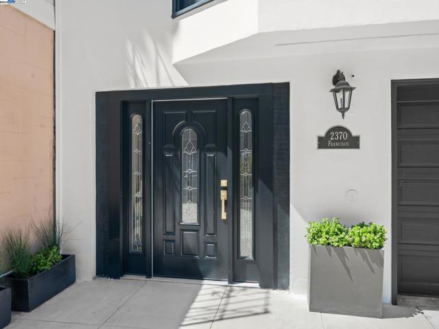 Image 1 of 44 For 2370 Francisco St