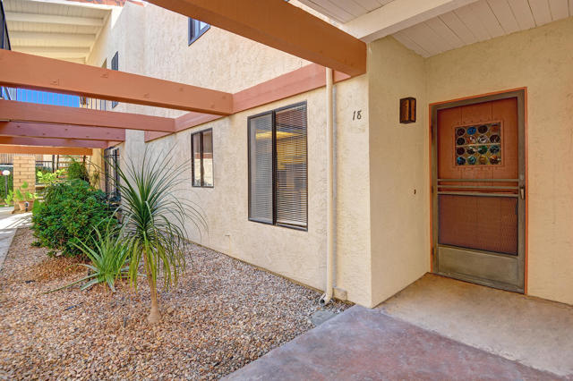 1407 N Sunrise Way #18, Palm Springs, CA 92262