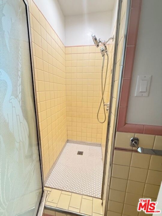 2515 Canyon Drive, Los Angeles CA: https://media.crmls.org/mediaz/8531377e-48f2-4644-8f7c-0197e8d008fc.jpg