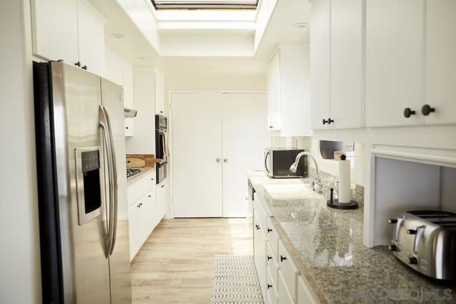 1647 Haydn Drive, Cardiff by the Sea CA: https://media.crmls.org/mediaz/853156ef-a3ac-4992-a331-a75a7de36d4e.jpg
