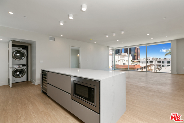 11837 Mayfield Ave #Penthouse 6, Los Angeles, CA 90049