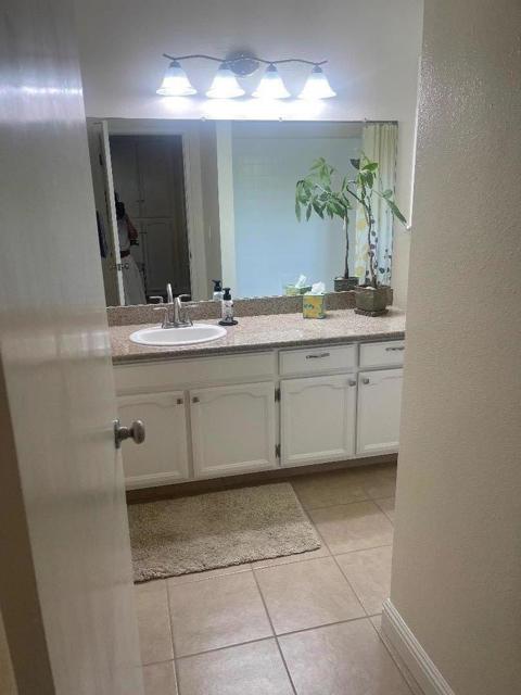 1430 Welburn Avenue, Gilroy CA: https://media.crmls.org/mediaz/85332210-8428-42a4-aa2a-98bea1aba648.jpg