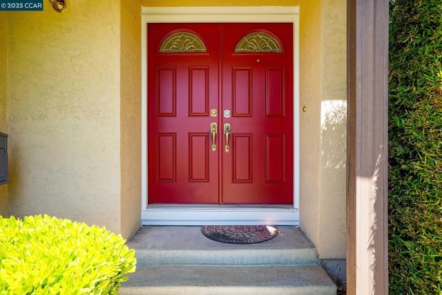 89 Cormorant Court, Martinez CA: https://media.crmls.org/mediaz/85335192-5d9e-49e6-96d7-7c669fea60d9.jpg