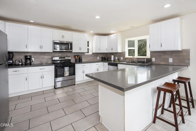 Detail Gallery Image 9 of 21 For 6733 Breakers Way, Ventura,  CA 93001 - 3 Beds | 2/1 Baths