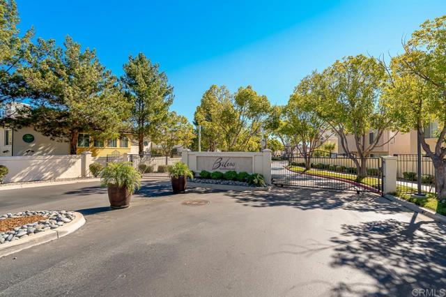 1259 El Cortez Court, Chula Vista CA: https://media.crmls.org/mediaz/853378d0-a936-4a64-b3ba-f2f9aa89736b.jpg