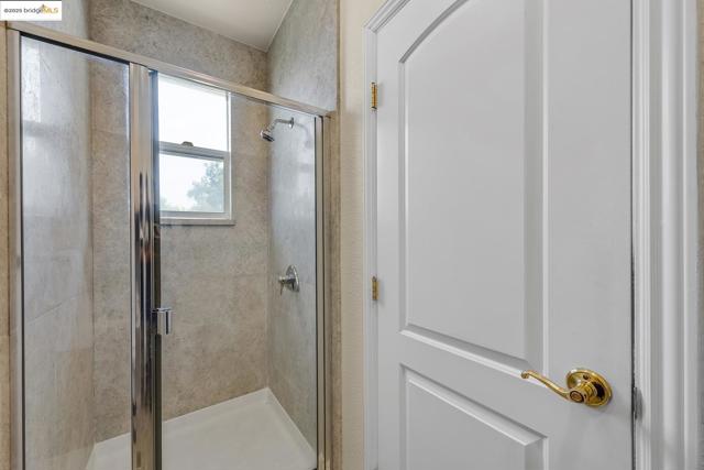 35 Amherst Ct, Menlo Park CA: https://media.crmls.org/mediaz/8533806d-1e19-40da-bb94-427c2443aad9.jpg
