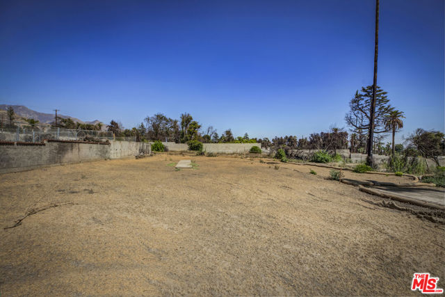 2738 Marengo Avenue, Altadena CA: https://media.crmls.org/mediaz/85339518-65bc-4db7-a02e-6dbd3c0b85e8.jpg