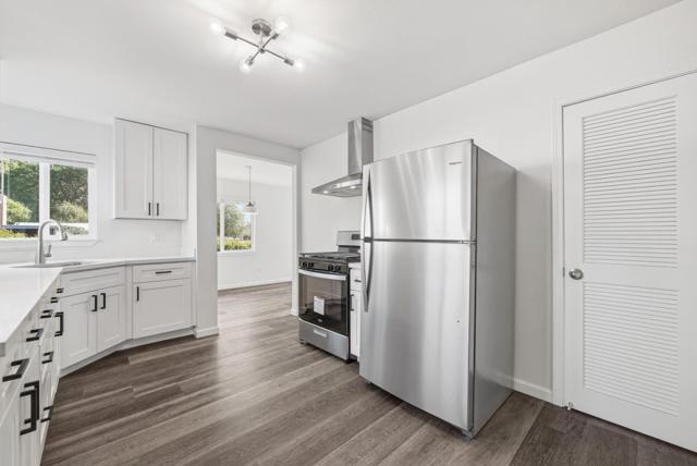 7876 Bancroft Avenue, Oakland CA: https://media.crmls.org/mediaz/8533a13c-91cc-484c-b304-284b158adf72.jpg