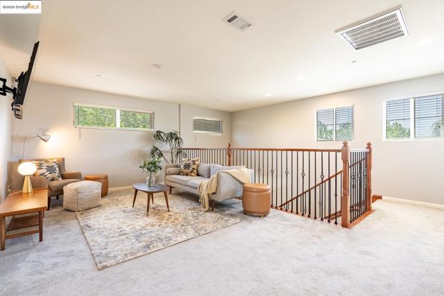 719 Monte Verde Ln, Brentwood CA: https://media.crmls.org/mediaz/8533aa8f-72b1-4970-aa8d-be8c70d72b9c.jpg