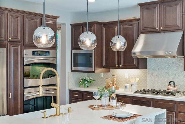 8297 Katherine Claire Lane, San Diego CA: https://media.crmls.org/mediaz/8533aded-f528-48f7-9bff-c1a67060c3b1.jpg