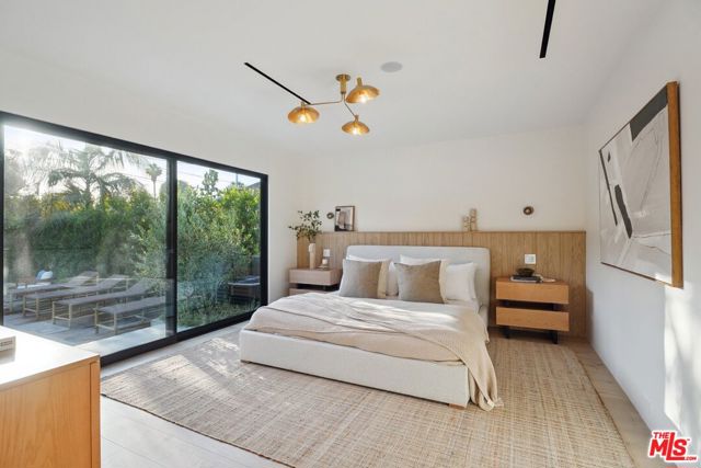 4539 Atoll Avenue, Sherman Oaks CA: https://media.crmls.org/mediaz/8534e8e4-28ae-495b-86aa-c8bd595ceb3a.jpg
