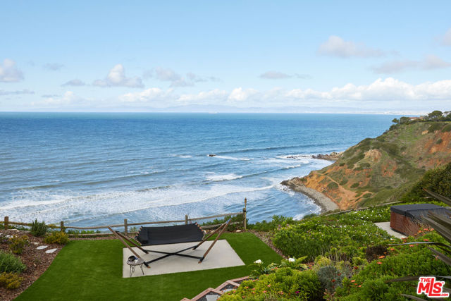 1115 Palos Verdes Drive West Drive, Palos Verdes Estates CA: https://media.crmls.org/mediaz/853655af-48ef-4dd7-9c6c-2cf259b8354c.jpg