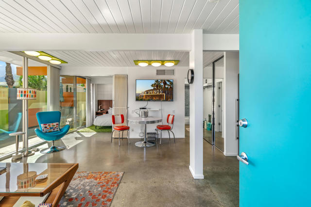 1111 E Palm Canyon Drive, Palm Springs CA: https://media.crmls.org/mediaz/853712f2-763e-466b-b020-7a79109726a9.jpg